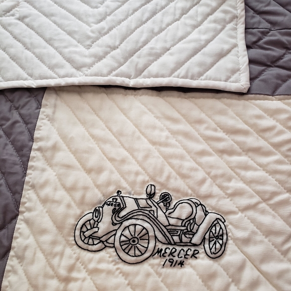 Detailed King Queen Sized Quilt With Embroidered Antique Cars Grey and White - Picture 10 of 11